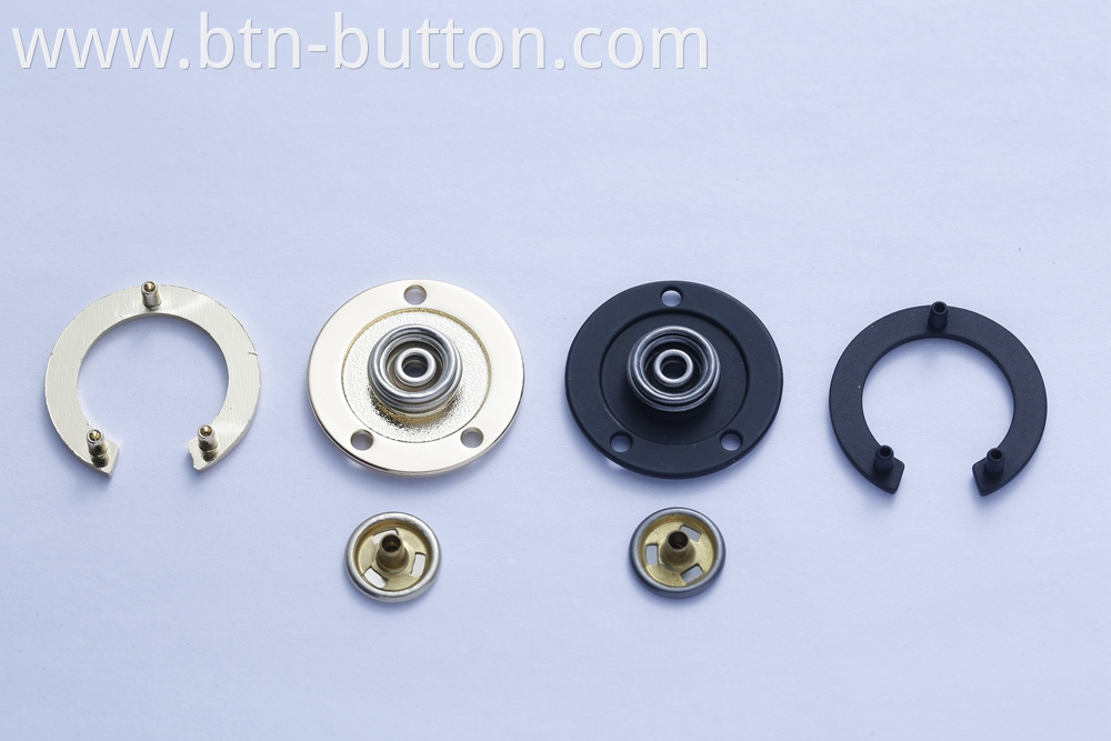 Custom metal buttons for jeans